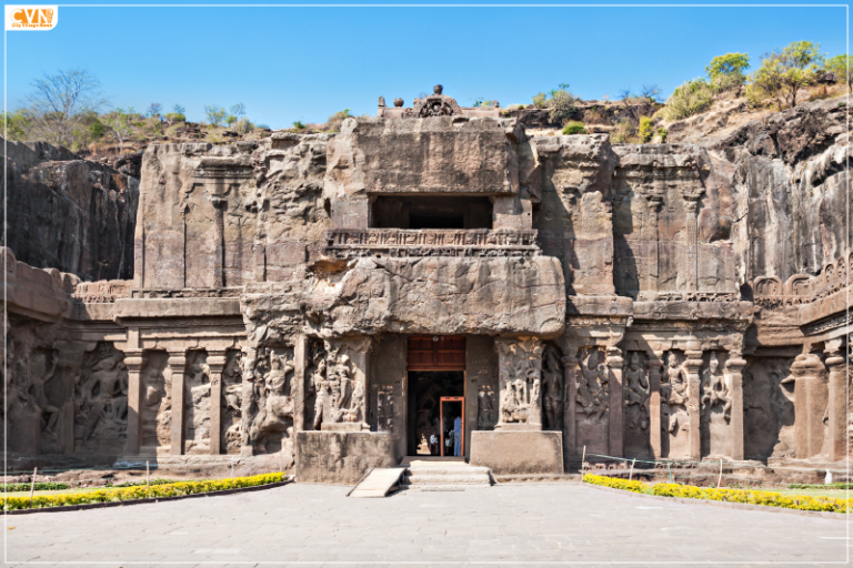 Get Closer to the Vivid Maharashtra Culture and Heritage