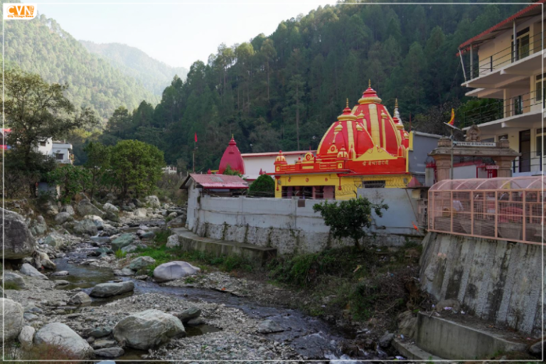 Witness the Gathering of Devotees at the Kainchi Dham Fair 2019 in Uttarakhand