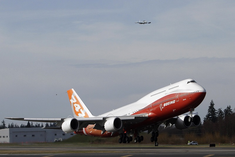 second-largest passenger plane in the world