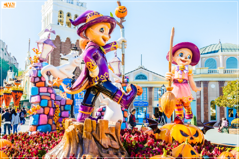 Disneyland’s Halloween Time Weaves Its Magical Spell Once Again