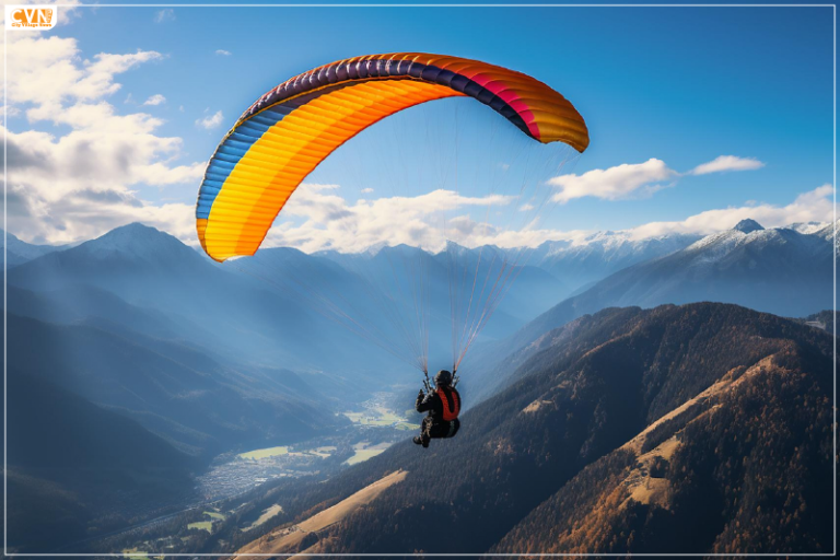 Paragliding Demo in Shimla Attracts Throngs of Tourists